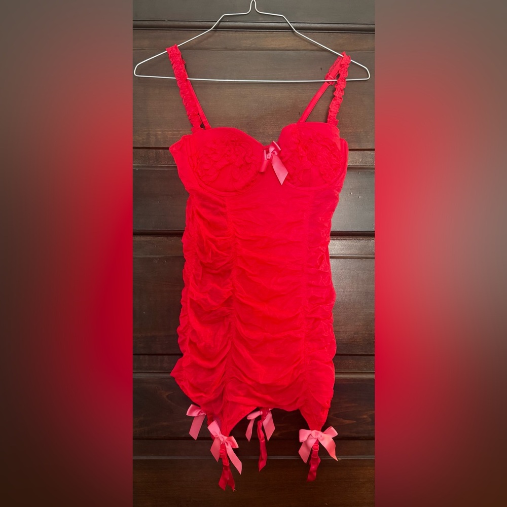 Victorias Secret 36B Babydoll Lingerie w Garter Belt